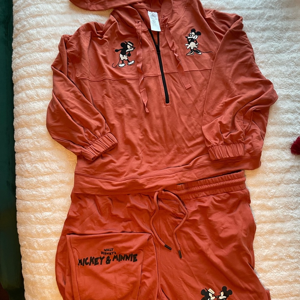Disney Minnie/Mickey Lounge Set